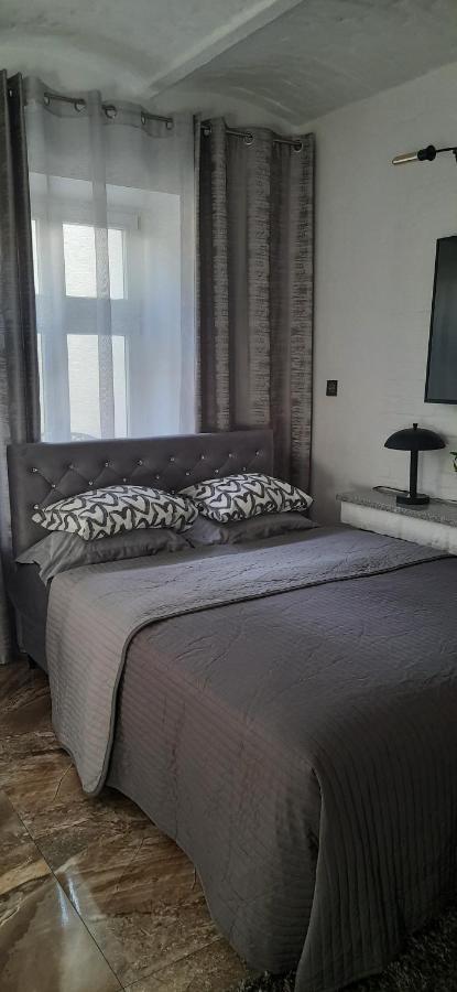 Studio Four - Prywatne Wejscie I Taras W Centrum Sopotu Bagian luar foto